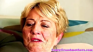 Chubby cougar fucked and jizzed out of reach of pussy