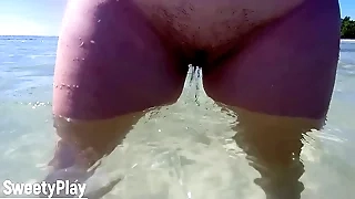 Victorian pussy peeing in the pipeline of large lake